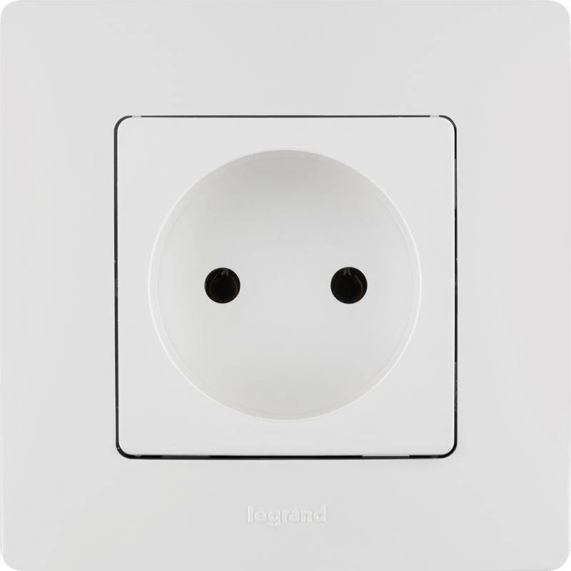 Розетка 1-м СП Etika 16А IP20 250В 2P без заземл. немецк. стандарт винтов. клеммы механизм бел. Leg 672220